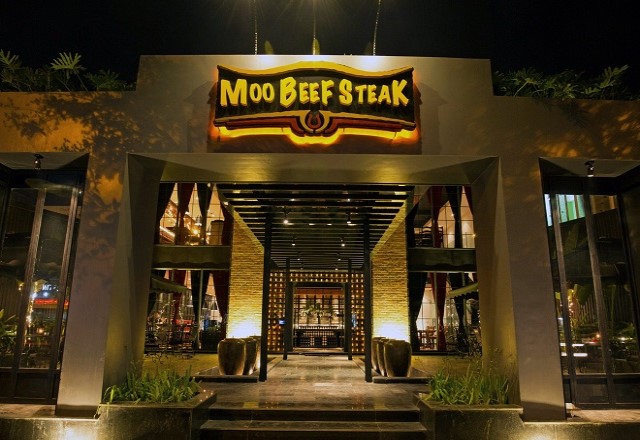 Thưởng thức những món steak hấp dẫn tại Moo Beef Steak. 